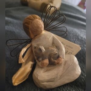 Demdaco Willow Tree Angel of Kindness Figurine With Cat